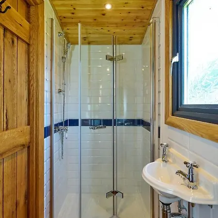 Abberley Shepherds Hut - Ockeridge Rural Retreats Wichenford Exterior photo