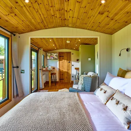 Abberley Shepherds Hut - Ockeridge Rural Retreats Wichenford Exterior photo